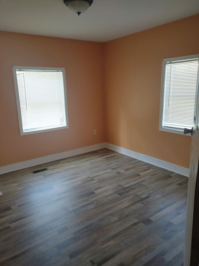Building Photo - 953 Newtown Rd- Virginia Beach - Available...