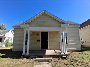 Building Photo - 515 Sheridan St