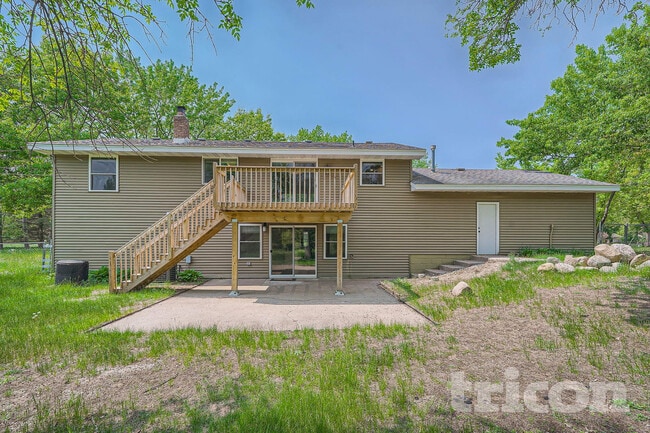 Building Photo - 15931 Vintage St NW