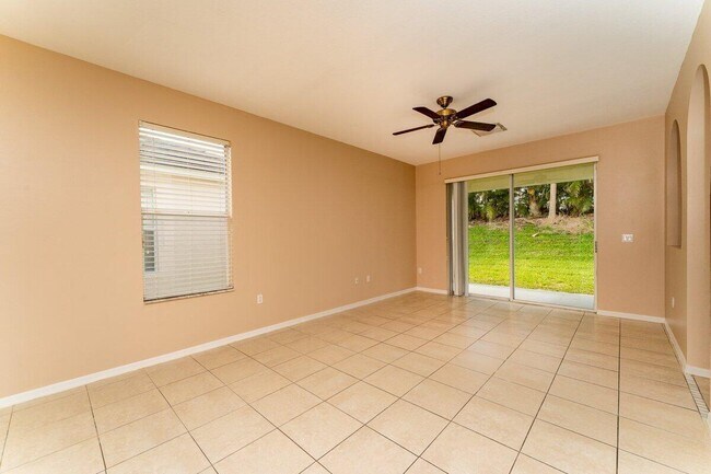 Foto del edificio - 806 SW Rocky Bayou Terrace
