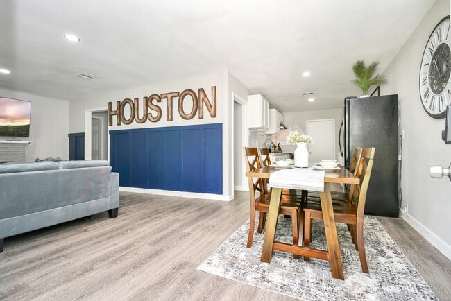 Foto del edificio - 4710 Paradise Ln