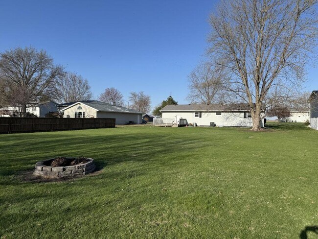 Foto del edificio - 402 S Stockdale Ln