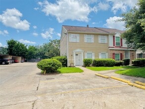 Building Photo - 11127 Village Bend Ln