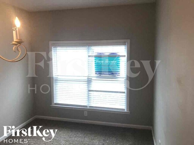Foto del edificio - 7368 Taloga Ln