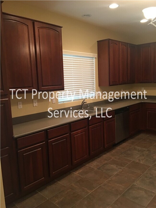 Foto del edificio - Upgraded Beautiful 3 bedroom 2.5 bath townhouse in The Cottages