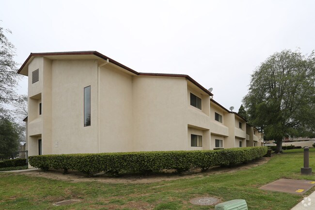 Building Photo - Johnson Gardens Apartments