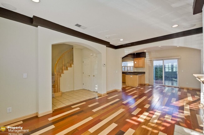 Building Photo - 5589 Cedar Garden Court