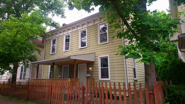 Foto del edificio - 824 Greenwood Ave