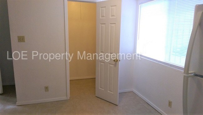 Building Photo - 3512 Lafayette Dr NE