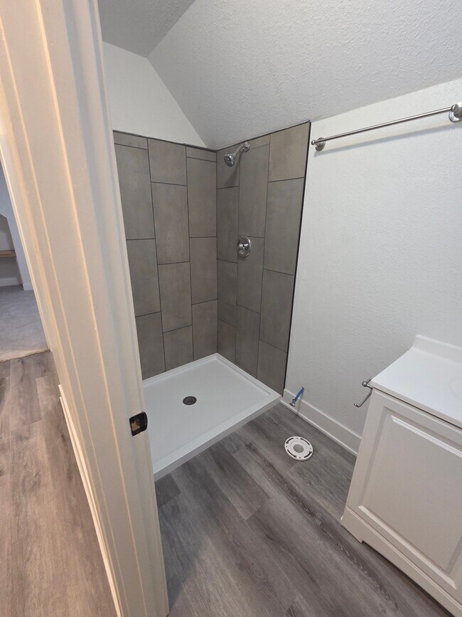 Foto del edificio - 3222 E 11th St