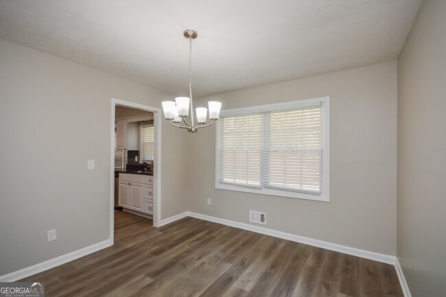 Foto del edificio - 6950 Carleen Ct