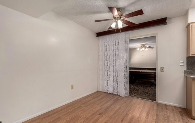 Building Photo - Great home in an active 55+ community!