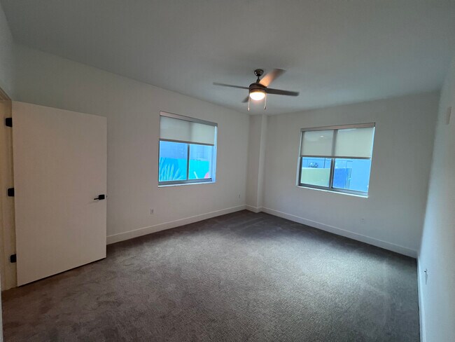 Foto del edificio - 244 NW 31st St