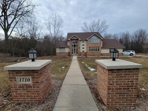 Building Photo - 1710 Willow Bend Rd