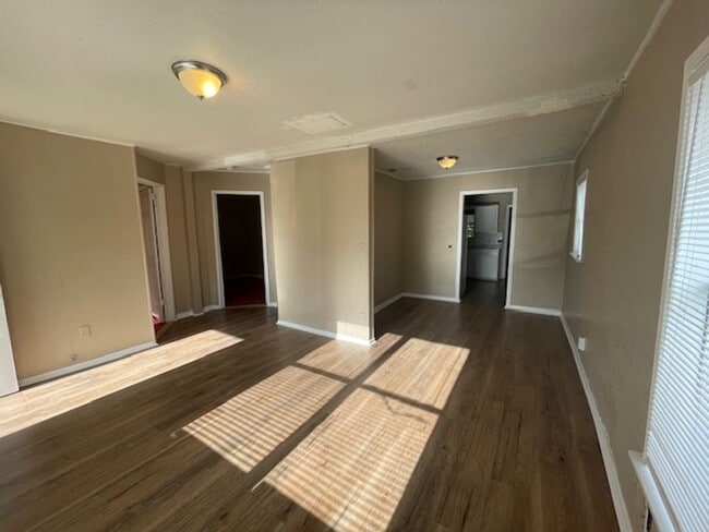 Building Photo - 4613 Yolanda Dr