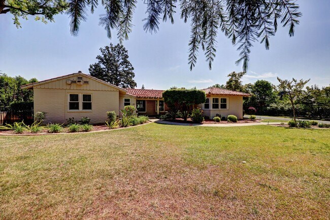 Foto del edificio - 4530 N Wilson Ave