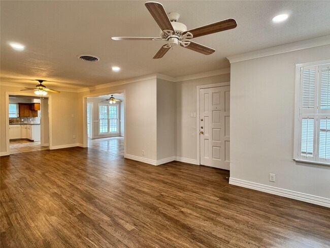 Foto del edificio - 5139 Indigo St