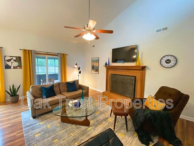 Building Photo - 303 Christiee Ct