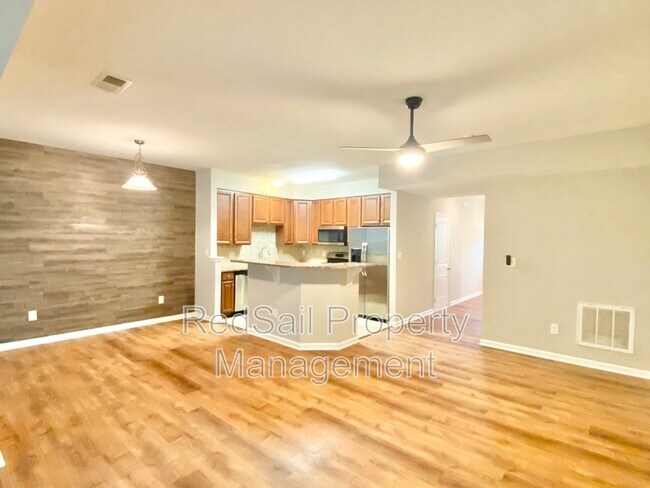 Building Photo - 107 Riva Ct
