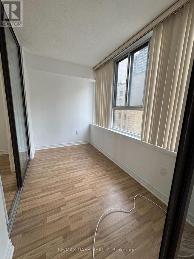 Photo du bâtiment - 45 Carlton St.