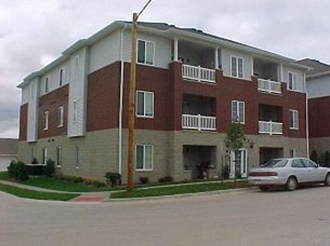 Primary Photo - Iowa City 2 bedroom condo in great eastsid...