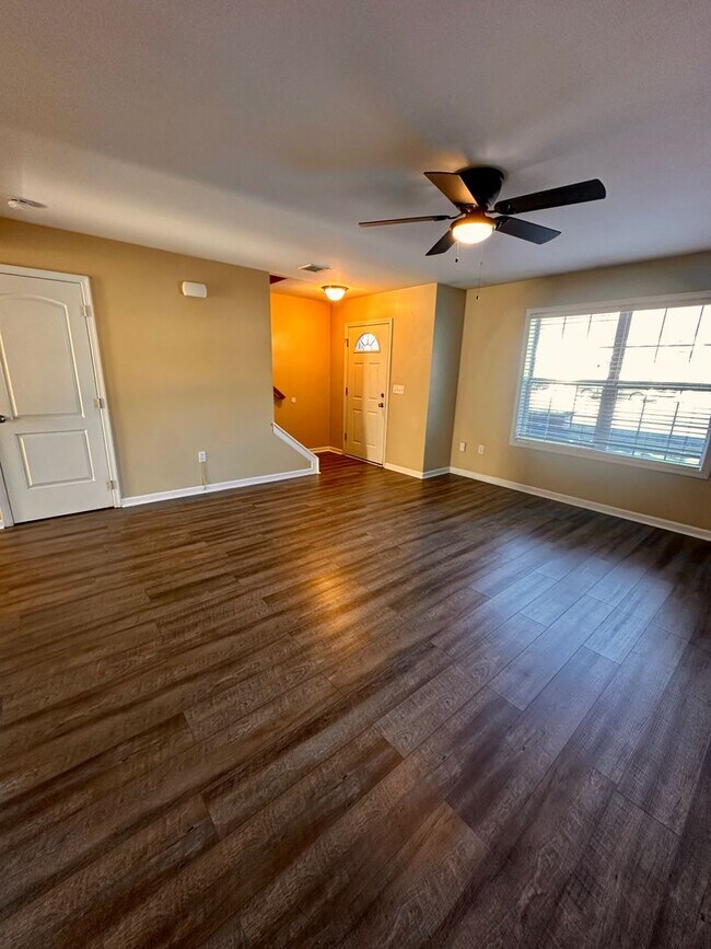 Foto del edificio - 2086 Market St Ext