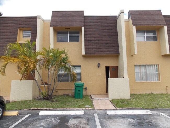 Foto del edificio - 5809 Blueberry Ct