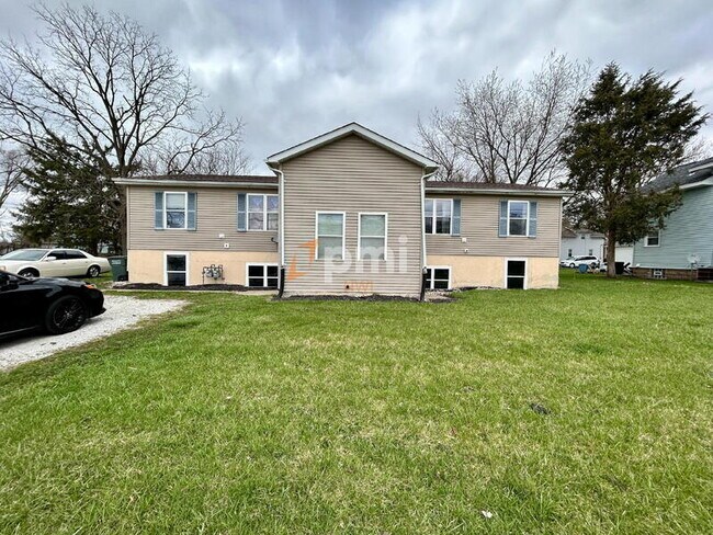 Building Photo - 1056 Joliet Rd