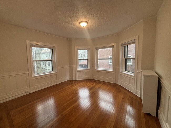 Building Photo - 6 Beals St