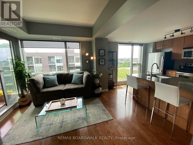 Building Photo - 250 Lett St