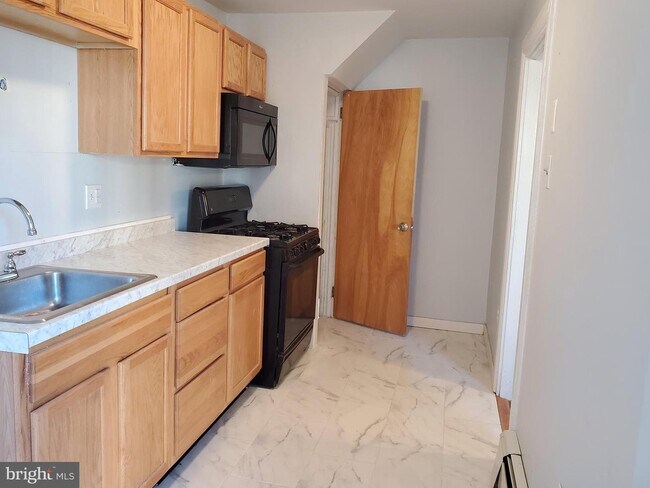 Building Photo - 1131 Remington St