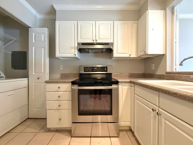 Foto del edificio - 2233 Stonecutter Dr