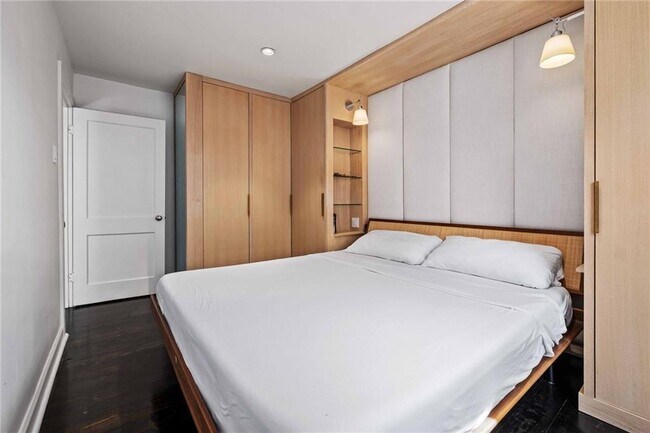 Foto del edificio - 503 E Live Oak St