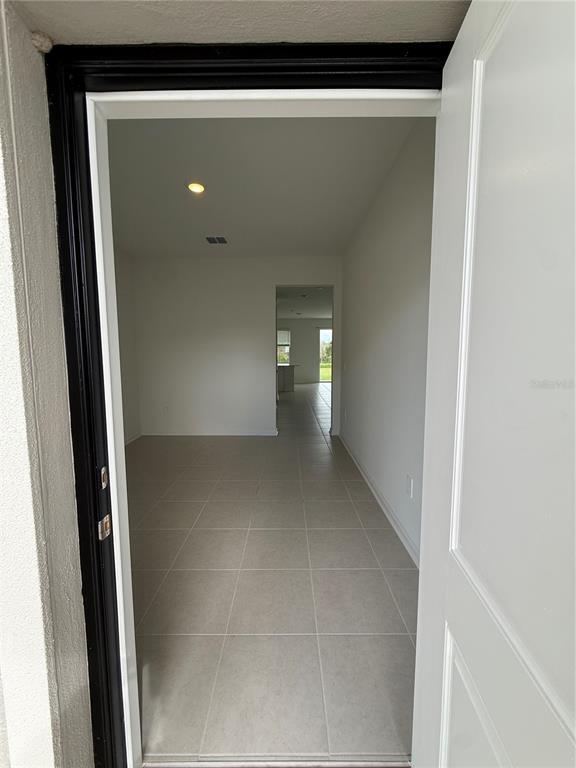 Building Photo - 3066 Chantilly Dr
