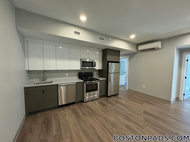 Building Photo - 100 Hemenway St