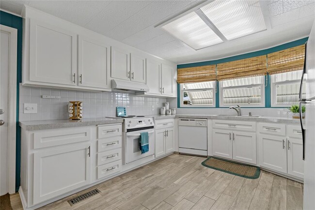 Building Photo - 3301 US-19 ALT