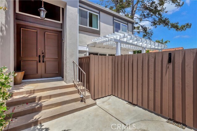 Foto del edificio - 4625 Green Tree Ln