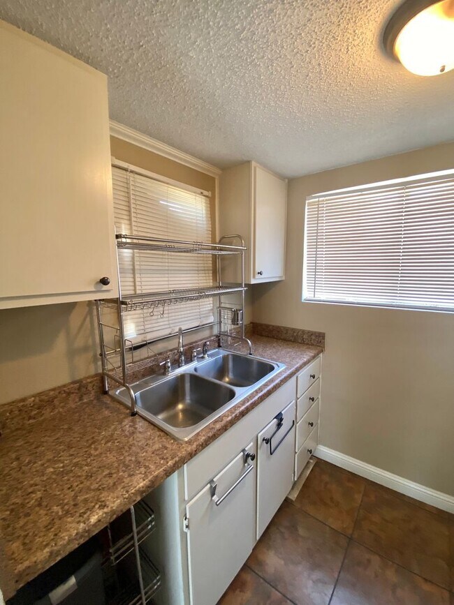 Foto del edificio - Cozy One Bedroom in Tech Terrace!