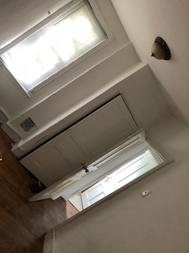 Building Photo - 2821 N Bambrey St