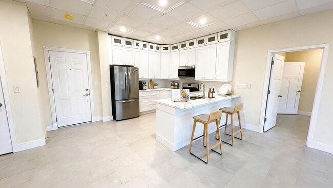 Building Photo - 15950 Bay Vista Dr