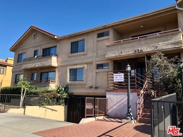 Foto del edificio - 710 Crenshaw Blvd