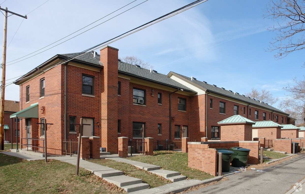 Building Photo - 1239 Metro Ave