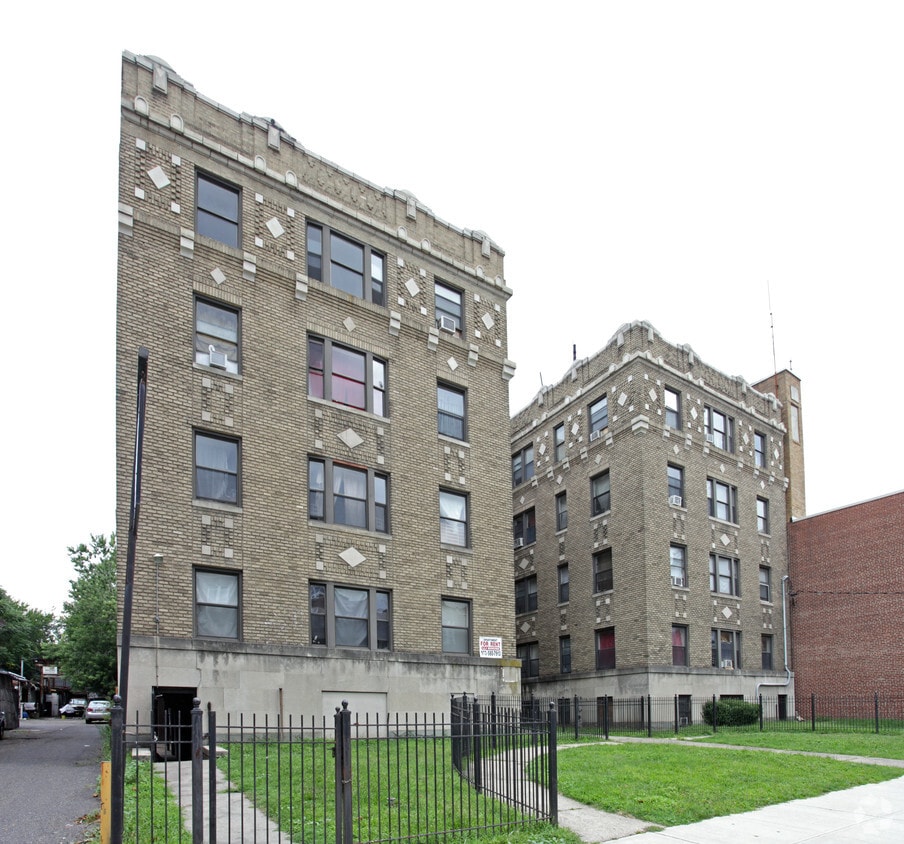 Primary Photo - 425 Central Ave