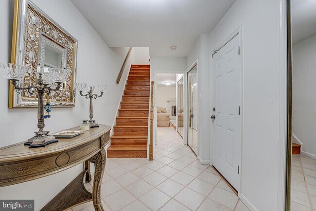 Foto del edificio - 8573 Raglan Rd