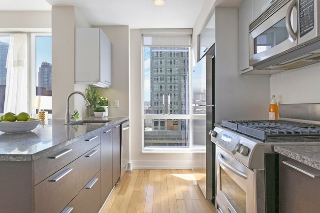 Building Photo - 350 W 42nd St