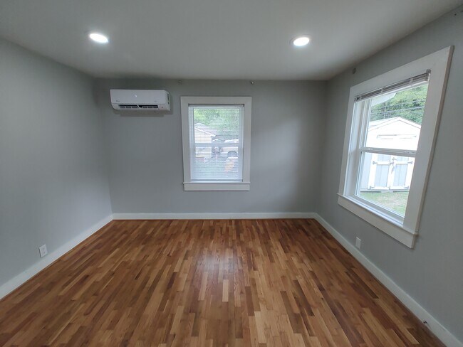 Foto del edificio - 1700 Harrison Dr