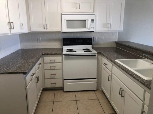 Foto del edificio - 1407 N Bush St