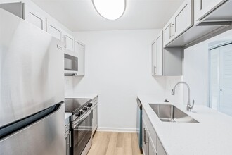 Building Photo - 4600 W Pioneer Dr