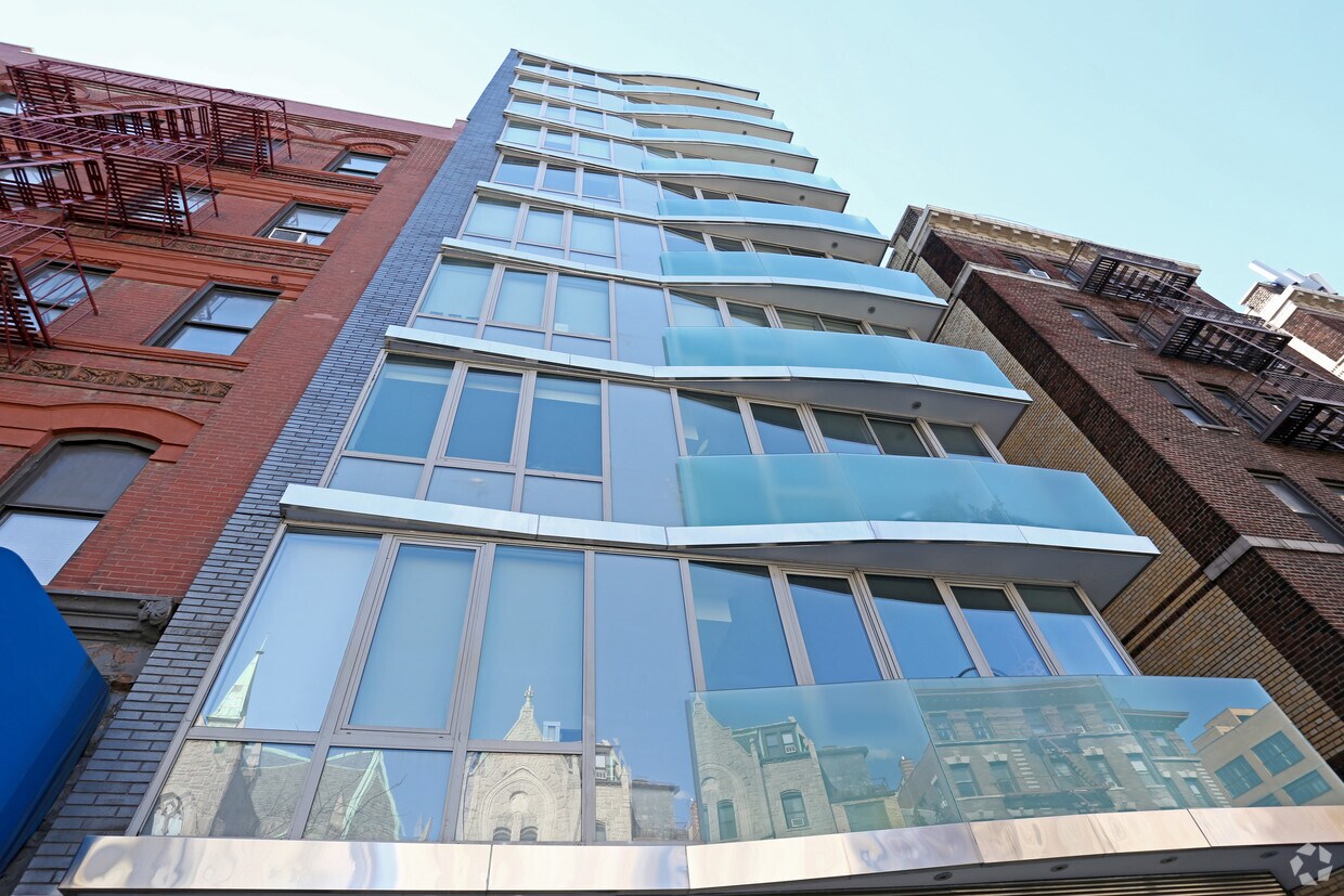 Primary Photo - 210 W 96th St
