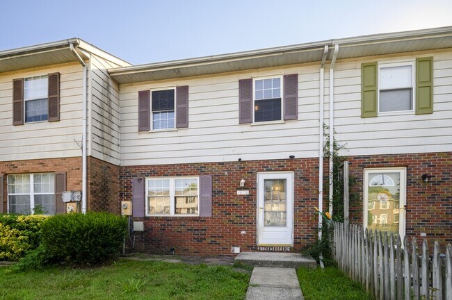 Building Photo - 12332 Boncrest Dr